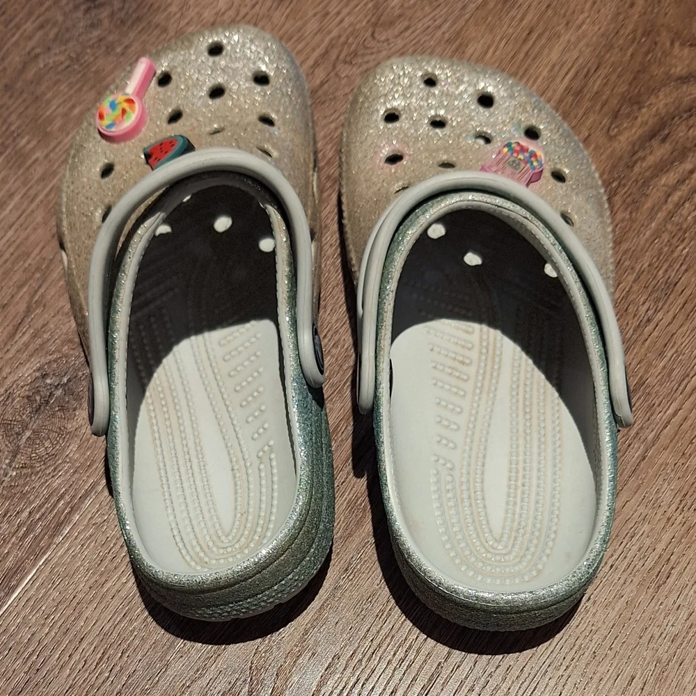Crocs Iridescent Glitter Blue To Silver With Charms Sz 1
